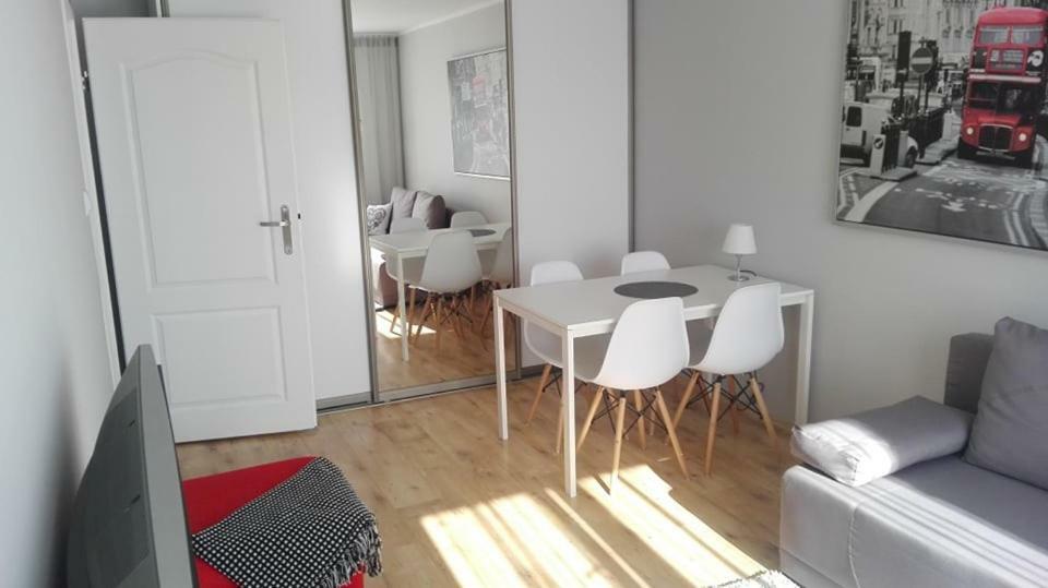 Powstancow Wielkopolskich 12 Poznan Bagian luar foto